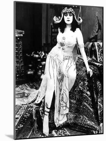 Theda Bara. "Cleopatra" 1917, Directed by J. Gordon Edwards-null-Mounted Photographic Print