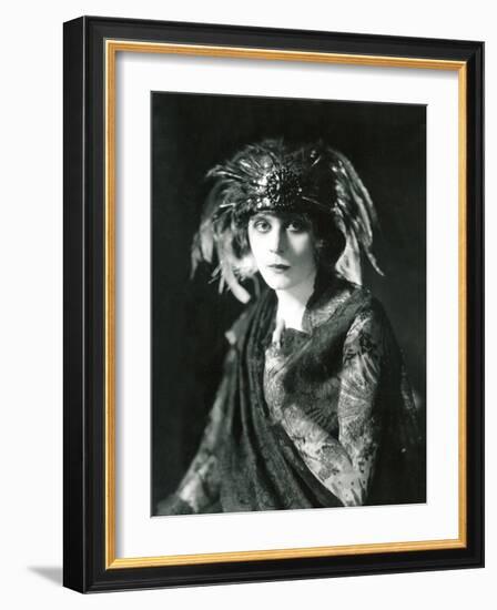 Theda Bara in the Broadway Show the Blue Flame, 1920-null-Framed Photo