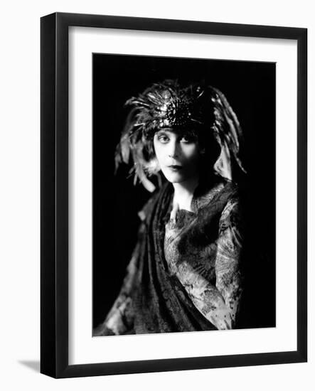 Theda Bara in the Broadway Show the Blue Flame, 1920-null-Framed Photo