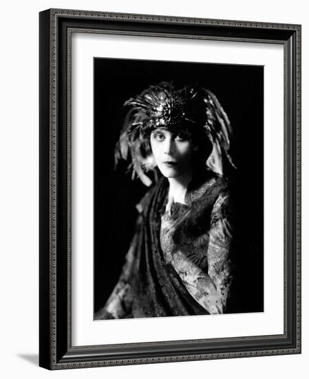 Theda Bara in the Broadway Show the Blue Flame, 1920-null-Framed Photo