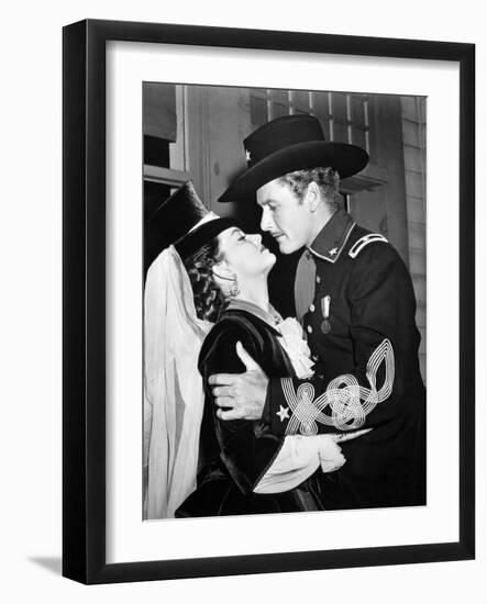 They Died With Their Boots On, Olivia De Havilland, Errol Flynn, 1941-null-Framed Photo