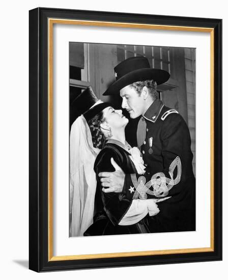 They Died With Their Boots On, Olivia De Havilland, Errol Flynn, 1941-null-Framed Photo