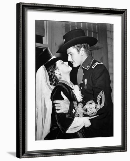 They Died With Their Boots On, Olivia De Havilland, Errol Flynn, 1941-null-Framed Photo