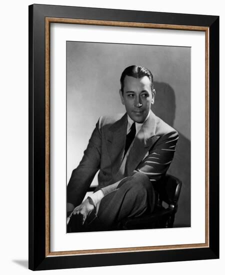 They Drive by Night, George Raft, 1940-null-Framed Photo