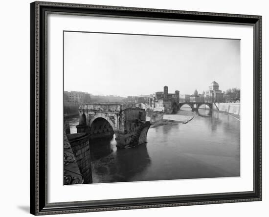 Tiber River in Rome-Bettmann-Framed Photographic Print