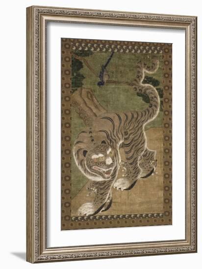 Tigre avec ses trois petits au pied d'un pin, sur lequel est perché une pie-null-Framed Giclee Print