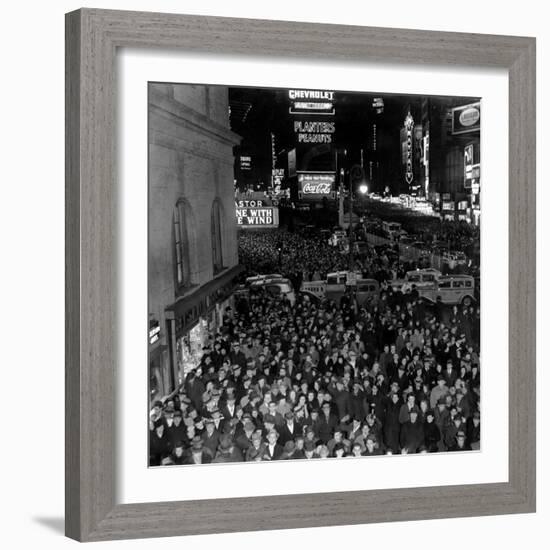 Times Square During the New Year's Eve Celebration-null-Framed Photographic Print