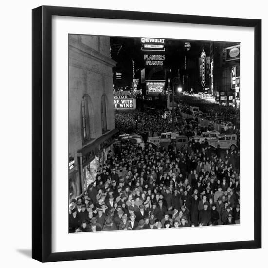 Times Square During the New Year's Eve Celebration-null-Framed Photographic Print