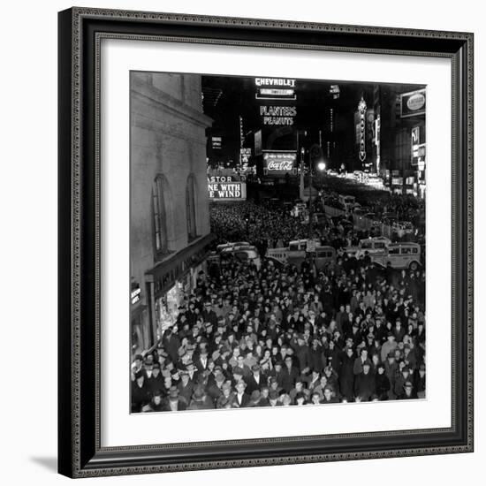 Times Square During the New Year's Eve Celebration-null-Framed Photographic Print