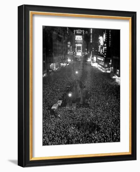 Times Square During the New Year's Eve Celebration-null-Framed Photographic Print