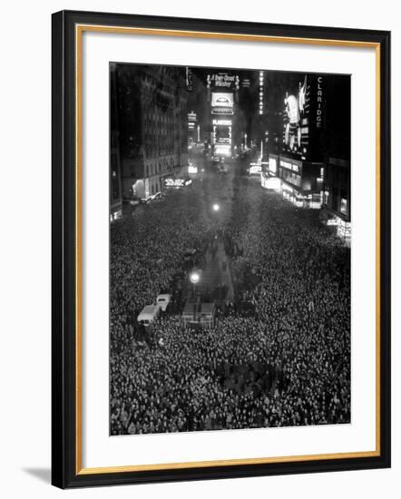 Times Square During the New Year's Eve Celebration-null-Framed Photographic Print