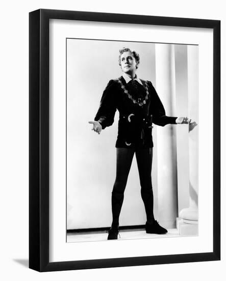 To Be Or Not to Be, Jack Benny, 1942, Hamlet-null-Framed Photo