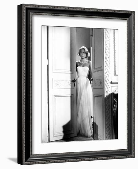 To Catch a Thief, Grace Kelly, 1955-null-Framed Premium Photographic Print