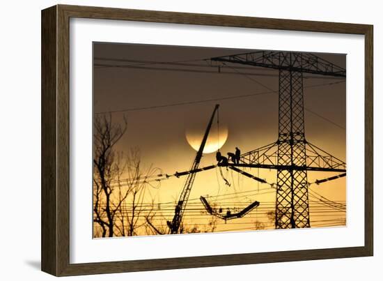 To Polish the Sun-P R-Framed Photographic Print