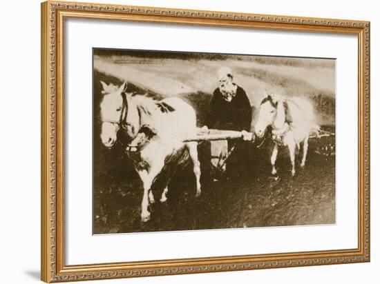 Tolstoy Working in the Fields, C.1905-10-null-Framed Photographic Print