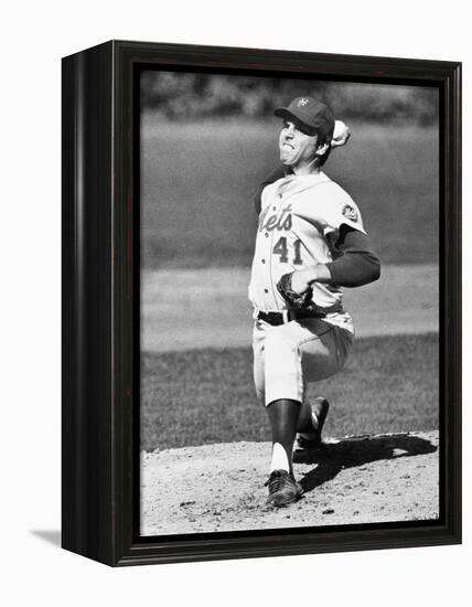 Tom Seaver (1944-)-null-Framed Premier Image Canvas