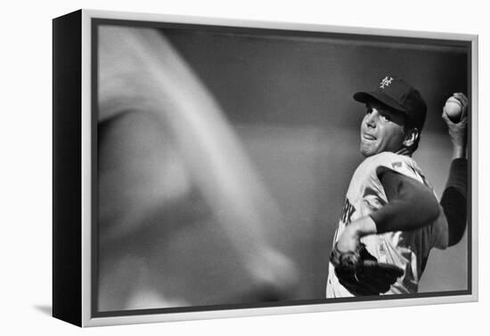 Tom Seaver (1944-)-null-Framed Premier Image Canvas