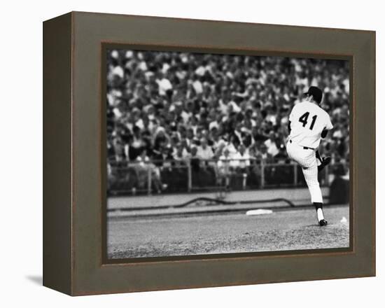 Tom Seaver (1944-)-null-Framed Premier Image Canvas