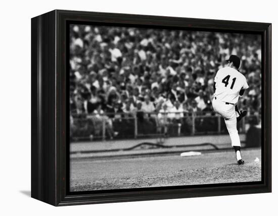 Tom Seaver (1944-)-null-Framed Premier Image Canvas