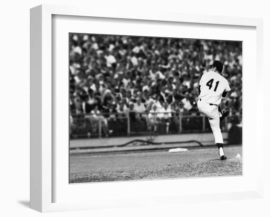 Tom Seaver (1944-)-null-Framed Giclee Print