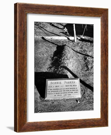 Tombstone of Bonnie Parker-Carl Mydans-Framed Photographic Print