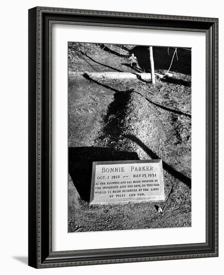 Tombstone of Bonnie Parker-Carl Mydans-Framed Photographic Print