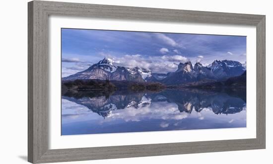 Torres Del Paine-Vladimir Driga-Framed Photographic Print