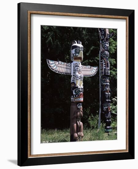 Totem, Stanley Park, Vancouver, British Columbia, Canada-G Richardson-Framed Photographic Print