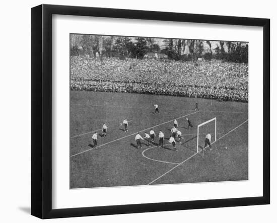 Tottenham Hotspur vs Sheffield United-null-Framed Photographic Print