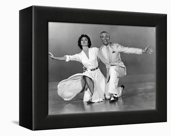 Tous en Scene THE BAND WAGON by VincenteMinnelli with Cyd Charisse and Fred Astaire, 1953 (b/w phot-null-Framed Stretched Canvas