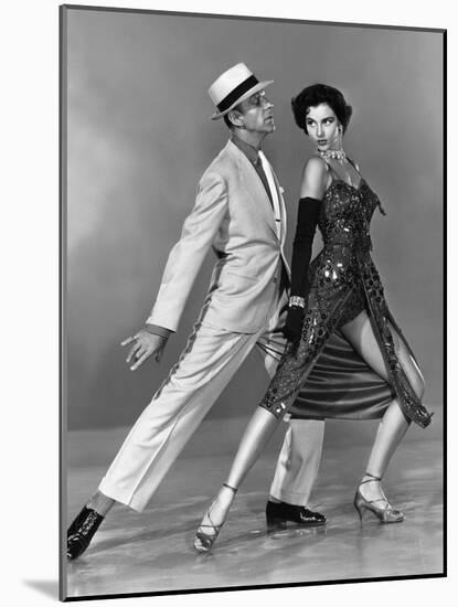 Tous en Scene THE BAND WAGON by VincenteMinnelli with Cyd Charisse and Fred Astaire, 1953 (b/w phot-null-Mounted Photo