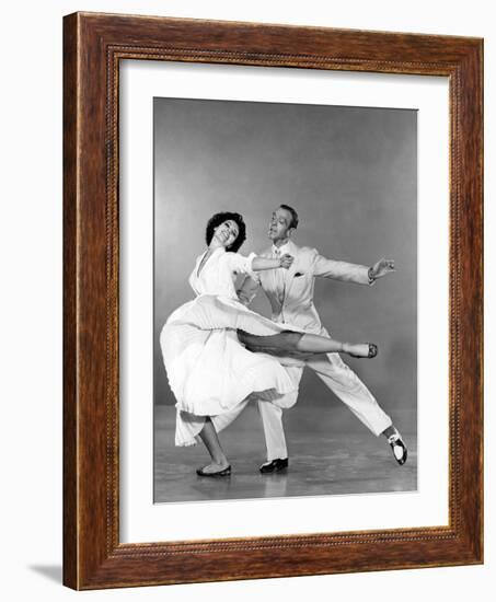 Tous en Scene THE BAND WAGON by VincenteMinnelli with Cyd Charisse and Fred Astaire, 1953 (b/w phot-null-Framed Photo