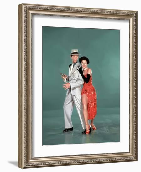 Tous en Scene THE BAND WAGON by VincenteMinnelli with Cyd Charisse and Fred Astaire, 1953 (photo)-null-Framed Photo