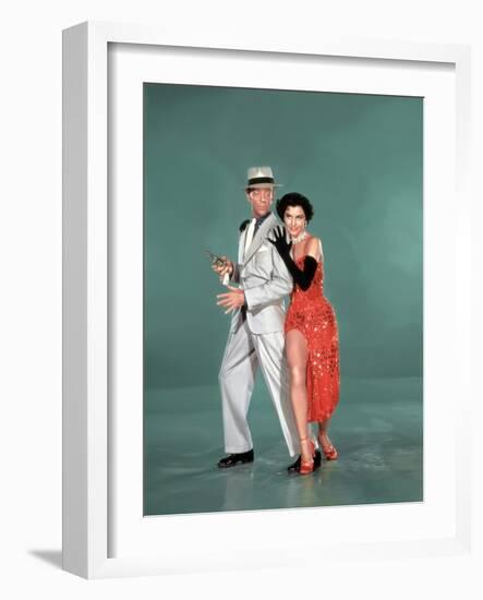 Tous en Scene THE BAND WAGON by VincenteMinnelli with Cyd Charisse and Fred Astaire, 1953 (photo)-null-Framed Photo