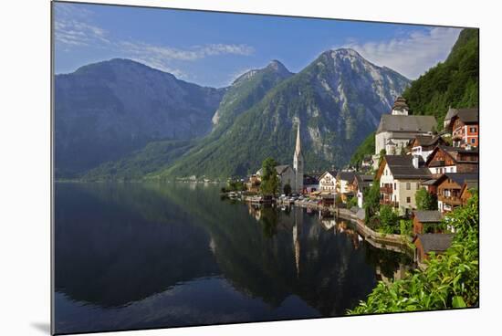 Town of Hallstatt, UNESCO World Heritage Site, on Lake Hallstatt, Salzkammergut, Upper Austria, Aus-Hans-Peter Merten-Mounted Photographic Print