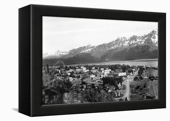 Town View of Seward, Alaska Photograph - Seward, AK-Lantern Press-Framed Stretched Canvas