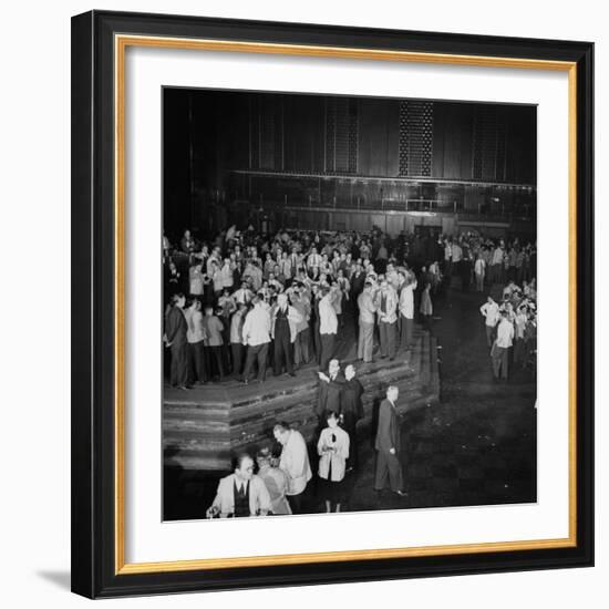 Trading in the "Grain Pit" at the Chicago Board of Trade-Wallace Kirkland-Framed Premium Photographic Print