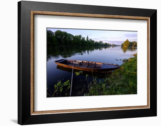 Traditional boats on Loire River, Chouze-sur-Loire, UNESCO World Heritage Site, Indre et loire, Loi-Nathalie Cuvelier-Framed Photographic Print