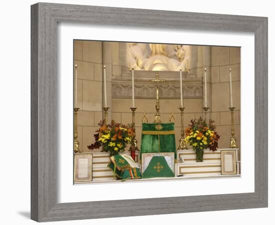 Traditionalist Mass in Notre-Dame Du Carmel Chapel, Fontainebleau, Seine-Et-Marne, France, Europe-Godong-Framed Photographic Print