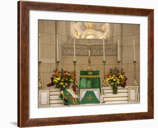 Traditionalist Mass in Notre-Dame Du Carmel Chapel, Fontainebleau, Seine-Et-Marne, France, Europe-Godong-Framed Photographic Print