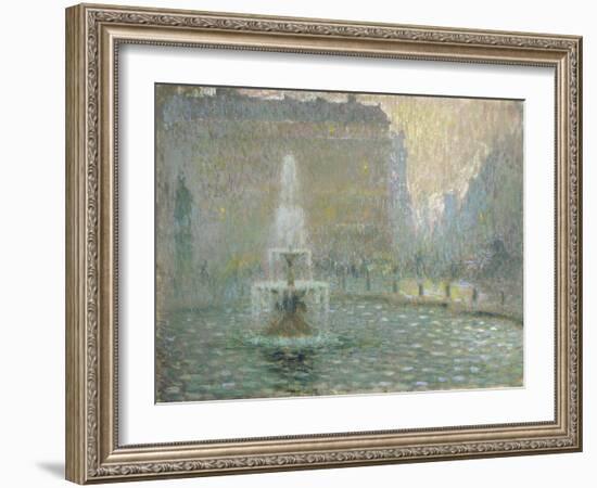 Trafalgar Square, C.1908-Henri Eugene Augustin Le Sidaner-Framed Giclee Print