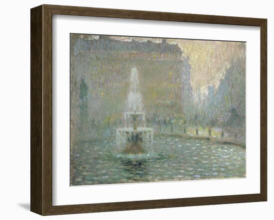 Trafalgar Square, C.1908-Henri Eugene Augustin Le Sidaner-Framed Giclee Print