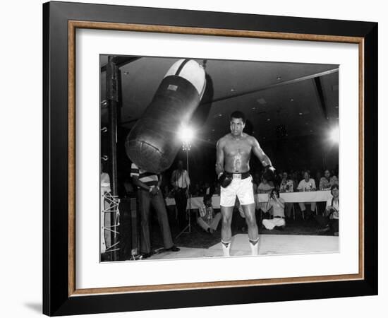 Training of Muhammad Ali in Washington April 20, 1976-null-Framed Photo