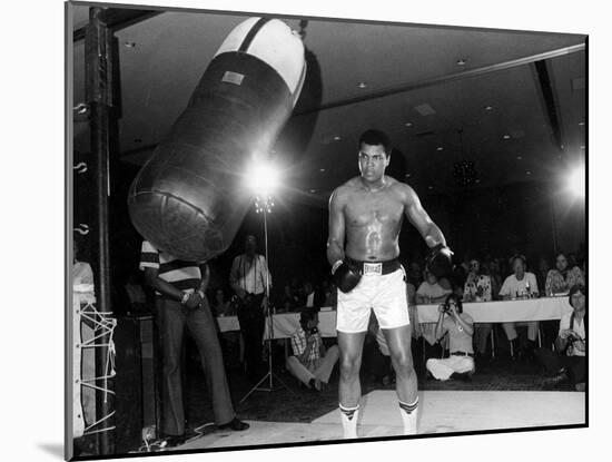 Training of Muhammad Ali in Washington April 20, 1976-null-Mounted Photo