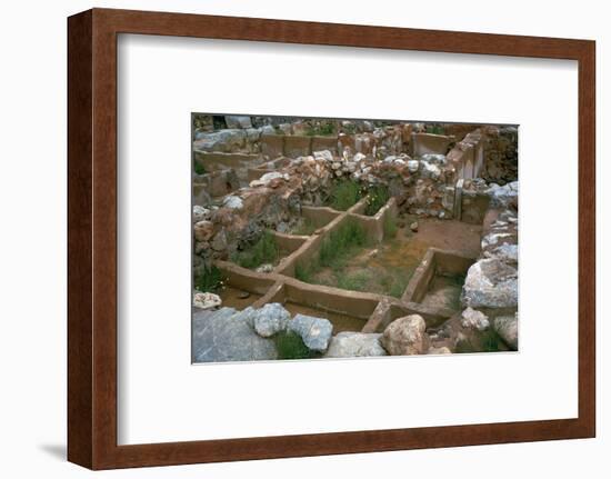 Treasure room of the Minoan palace at Zakro, 20th-15th century BC-Unknown-Framed Photographic Print