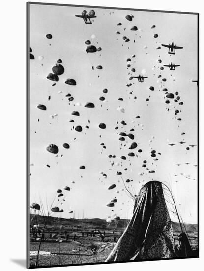 Troops Parachuting into Korea-null-Mounted Photographic Print