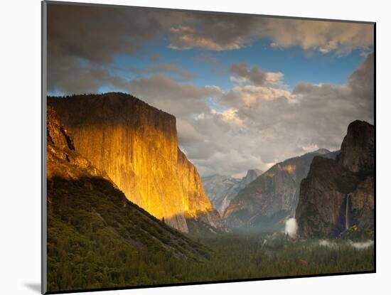 Tunnel Overlook, One of the Most Famous Views in All of the National Parks-Ian Shive-Mounted Photographic Print