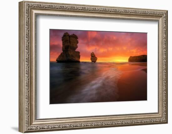 twelve-apostles-2-Lincoln Harrison-Framed Photo