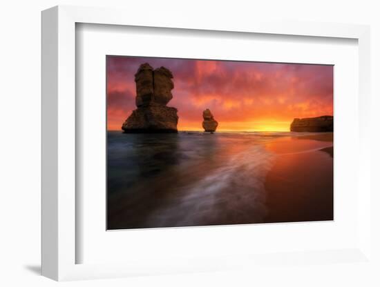 twelve-apostles-2-Lincoln Harrison-Framed Photo