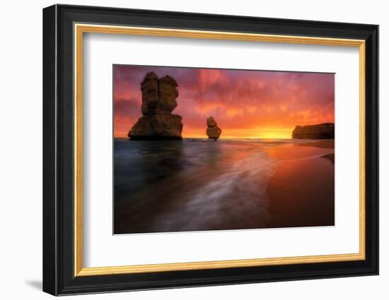 twelve-apostles-2-Lincoln Harrison-Framed Photo